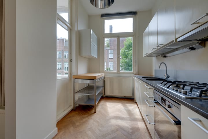 Photo 16 of Johannes Verhulststraat 117-2