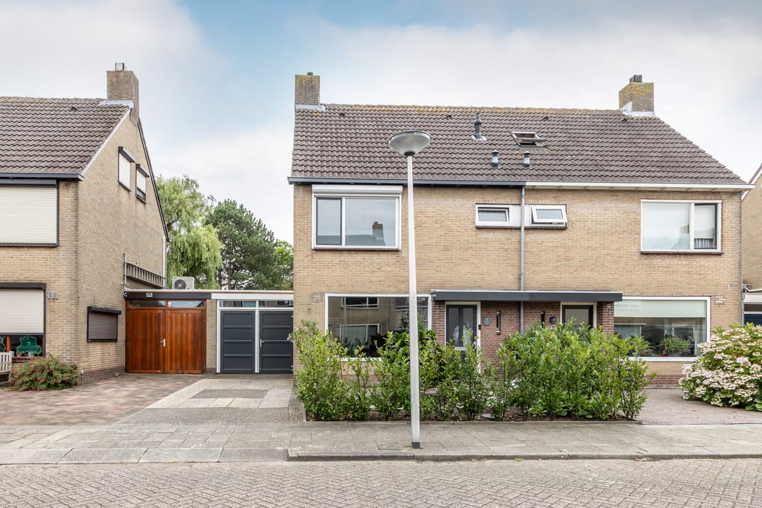 Photo 1 of Esdoornstraat 19