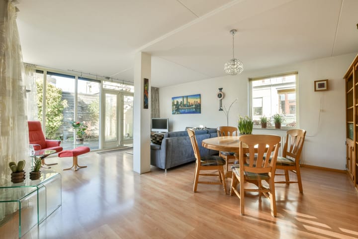 Foto 4 van Balilaan 4