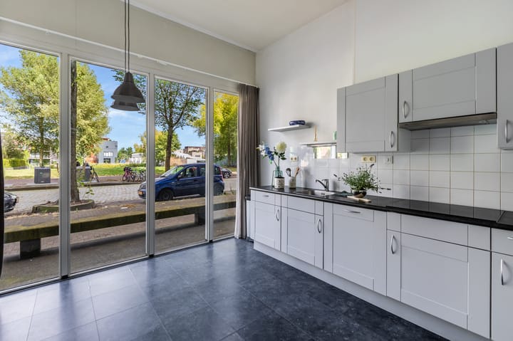 Photo 42 of Erich Salomonstraat 406