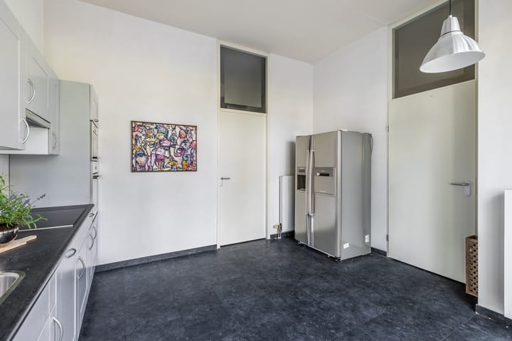 Photo 44 of Erich Salomonstraat 406