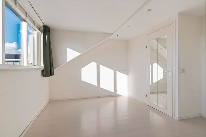 Foto 26 van Van Eesterenstraat 11