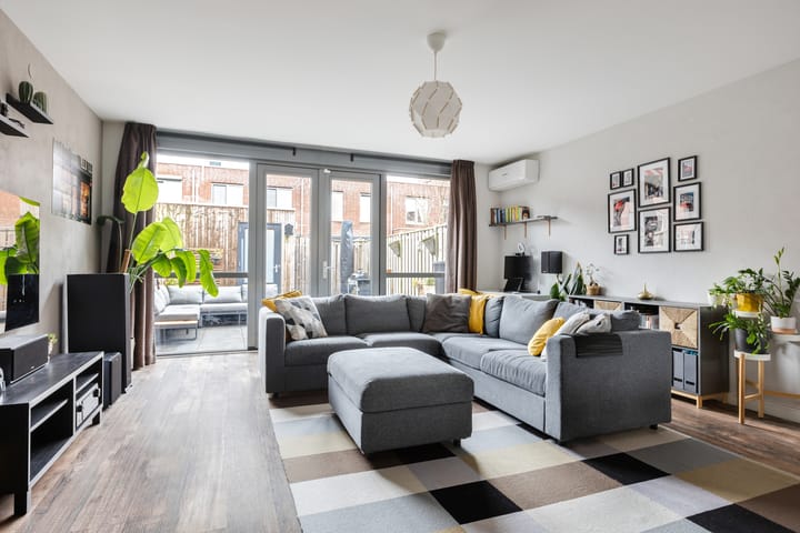 Photo 5 of Chris Barberpad 6