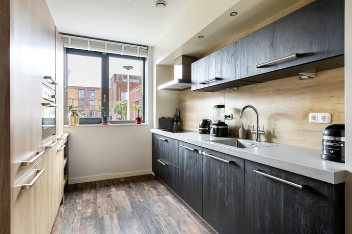 Photo 16 of Chris Barberpad 6