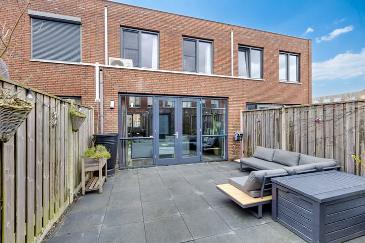 Photo 30 of Chris Barberpad 6