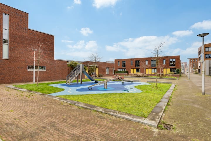 Photo 37 of Chris Barberpad 6