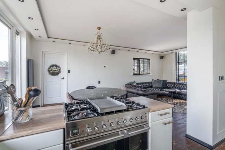 Foto 15 van Dordtsestraatweg 56