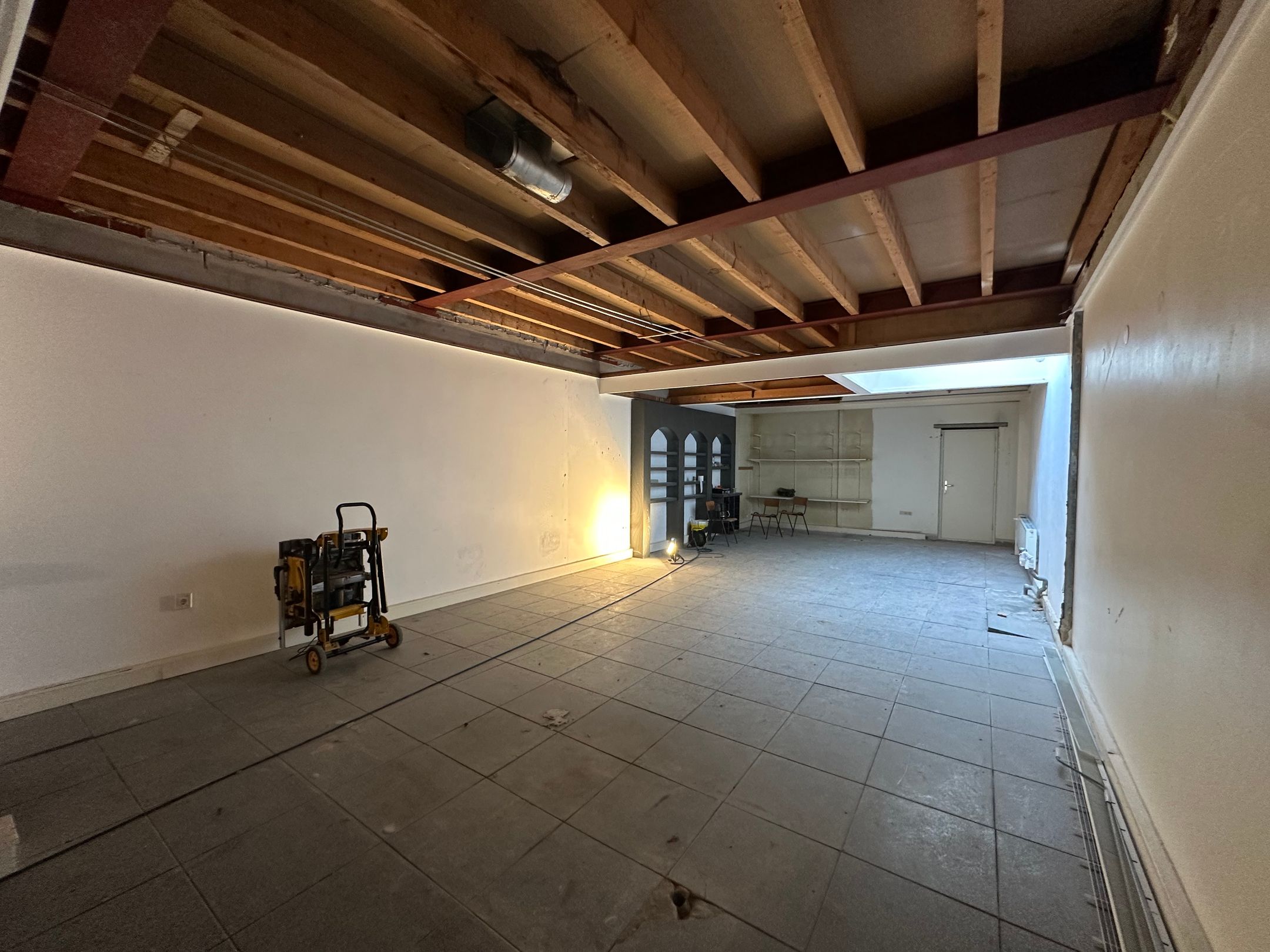 Winkel Alphen aan den Rijn | Zoek winkels te koop: Raadhuisstraat 156