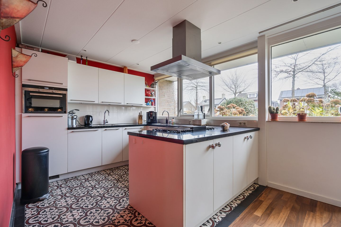 Photo 10 of Bornsestraat 91