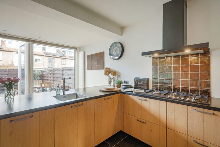 Photo 12 of Fokkerstraat 57