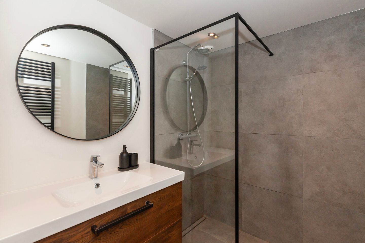 Foto 25 van Robert Schumanring 98