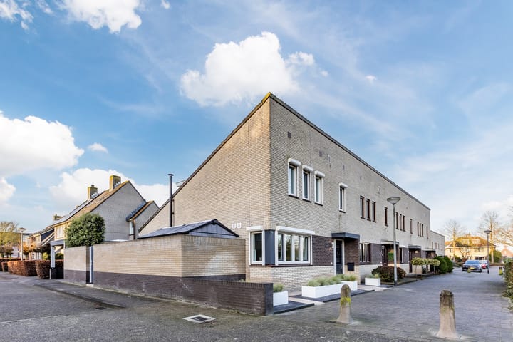 Foto 6 van Generaal Maczekstraat 22