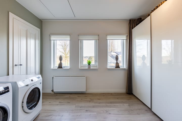 Foto 32 van Generaal Maczekstraat 22