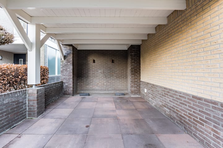 Foto 42 van Generaal Maczekstraat 22