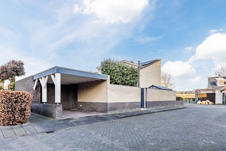 Foto 44 van Generaal Maczekstraat 22