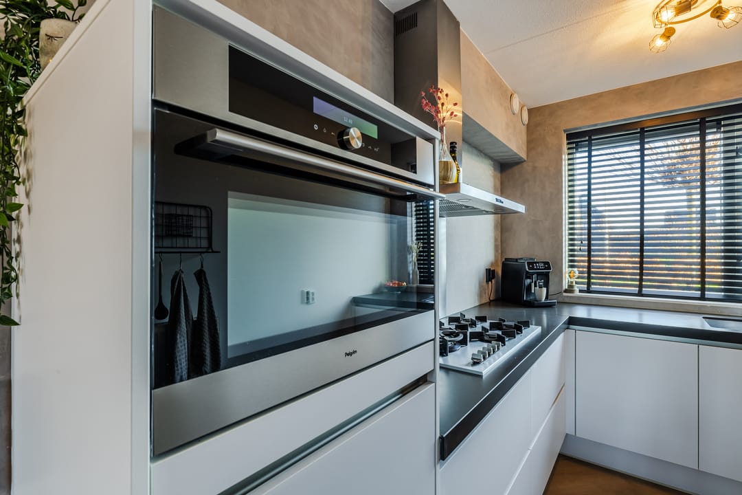 Photo 11 of Koningspage 103