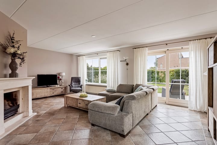 Photo 11 of Waterlelie 7