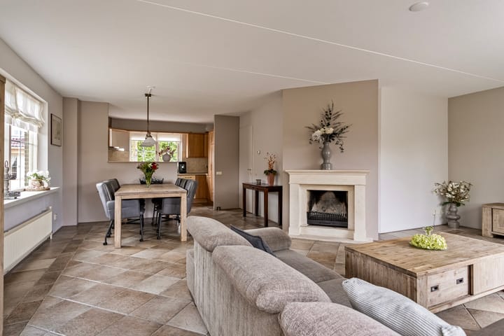 Photo 12 of Waterlelie 7