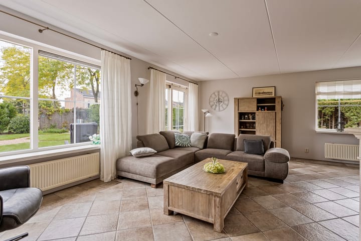 Photo 13 of Waterlelie 7