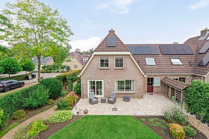 Photo 36 of Waterlelie 7