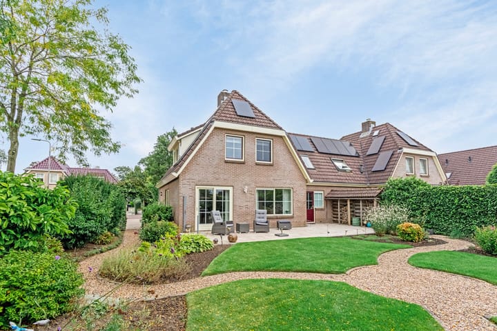 Photo 37 of Waterlelie 7