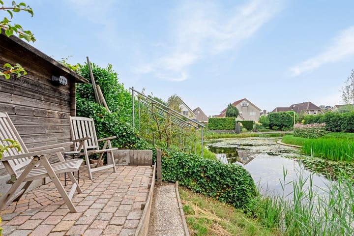 Photo 39 of Waterlelie 7