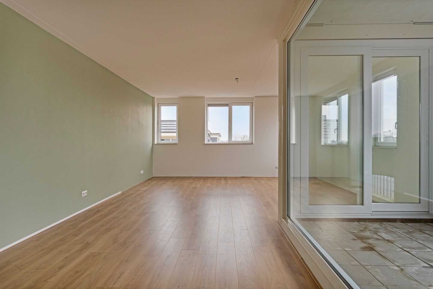 Foto 10 van Raadhuisplein 6