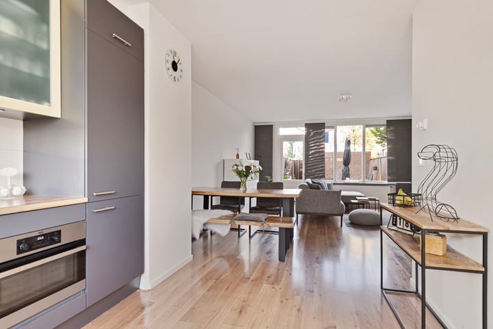 Foto 11 van Bredaweg 25