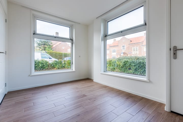 Photo 20 of Jan van Galenstraat 1-A