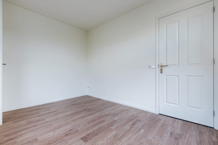 Photo 24 of Jan van Galenstraat 1-A