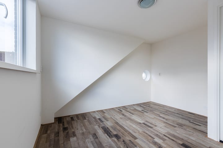 Photo 32 of Jan van Galenstraat 1-A