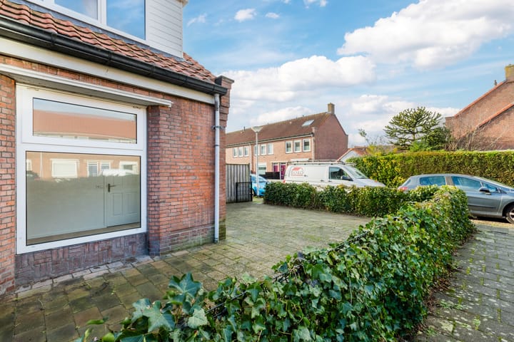 Photo 37 of Jan van Galenstraat 1-A