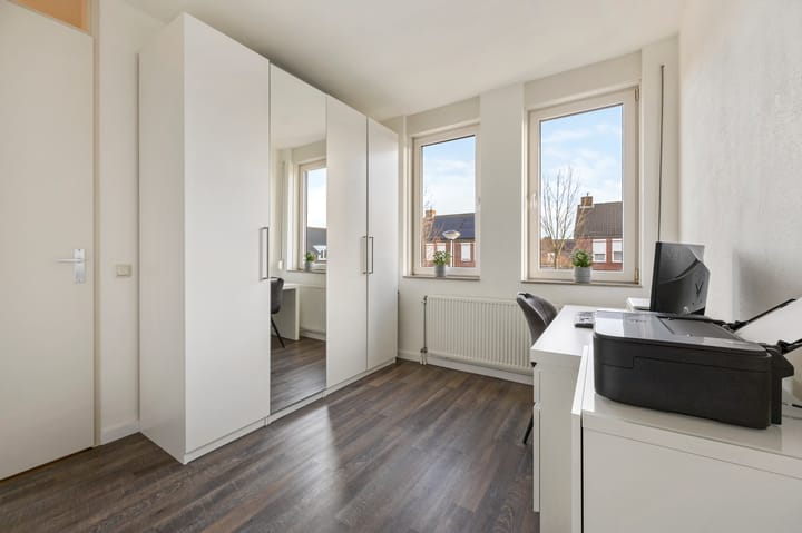 Foto 25 van Maststraat 10