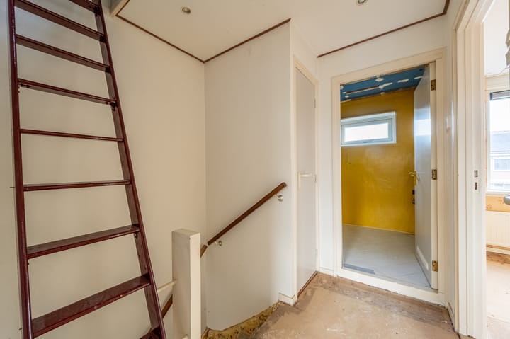 Photo 15 of Julianastraat 75