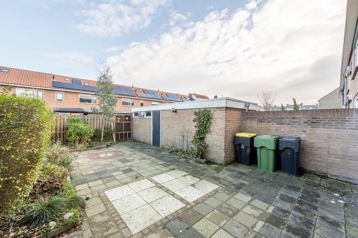 Photo 18 of Julianastraat 75