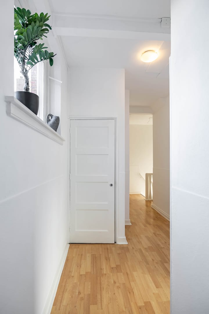 Photo 26 of Kortenaerstraat 10-A