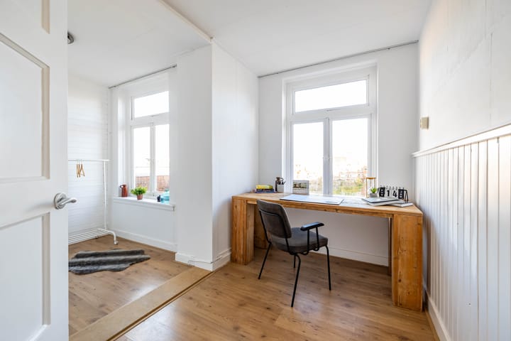 Photo 30 of Kortenaerstraat 10-A