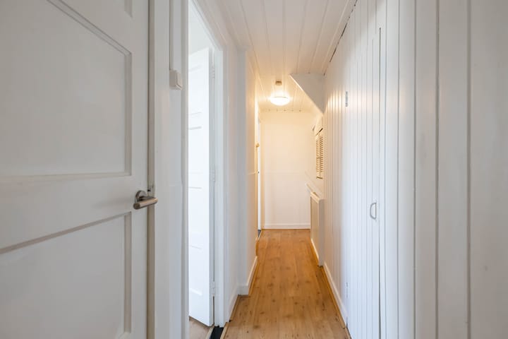 Photo 36 of Kortenaerstraat 10-A