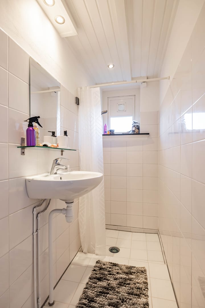 Photo 37 of Kortenaerstraat 10-A