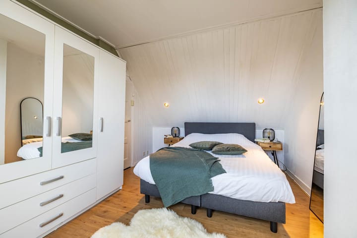 Photo 41 of Kortenaerstraat 10-A