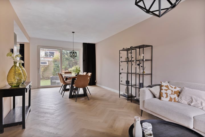 Bekijk foto 2 van Ranonkelstraat 12