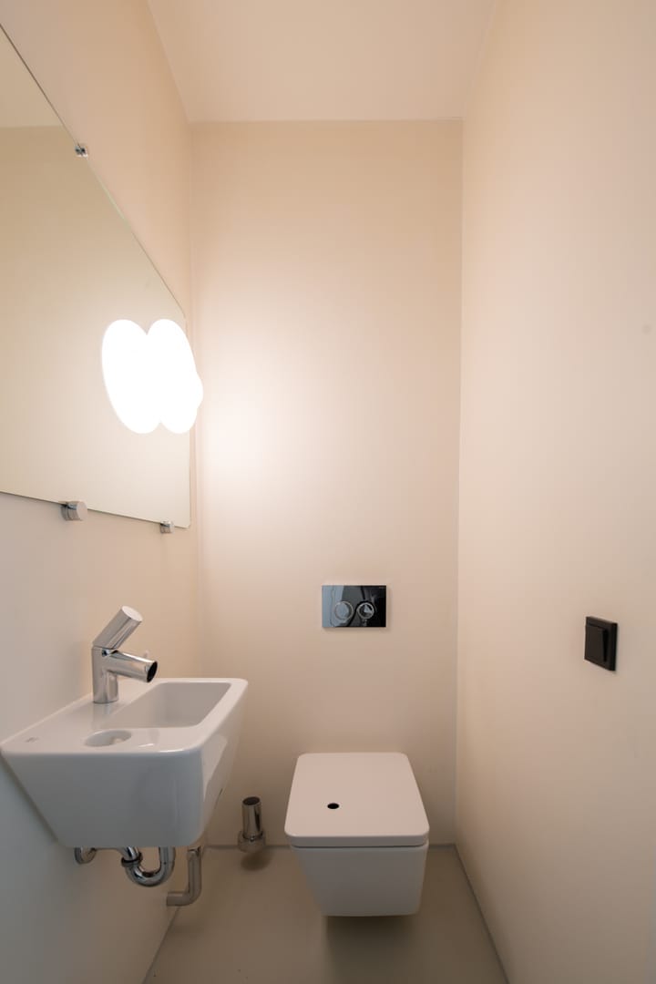 Photo 31 of Valkenburgerstraat 136-D