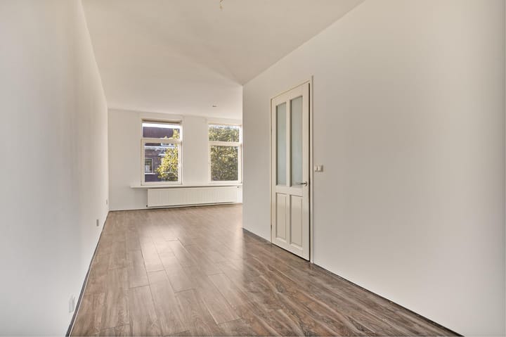 Foto 10 van Strevelsweg 49-B02