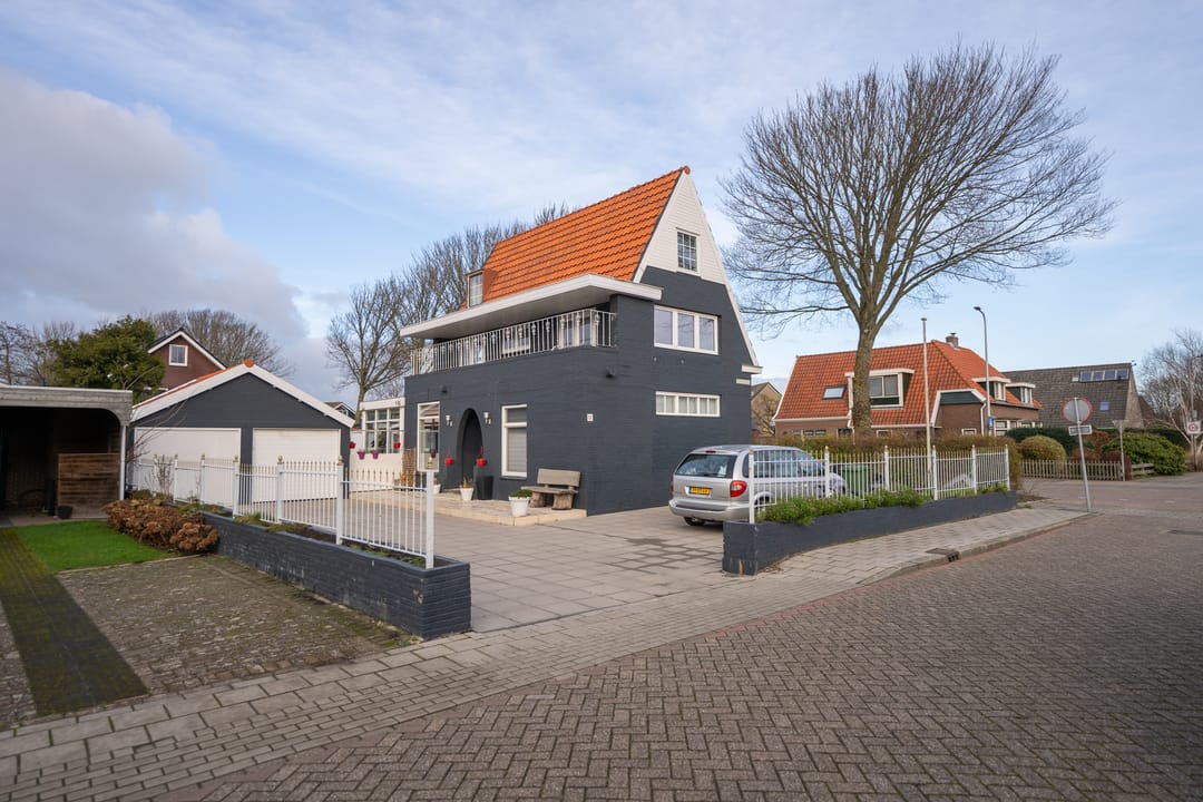 Photo 2 of Burdetstraat 17
