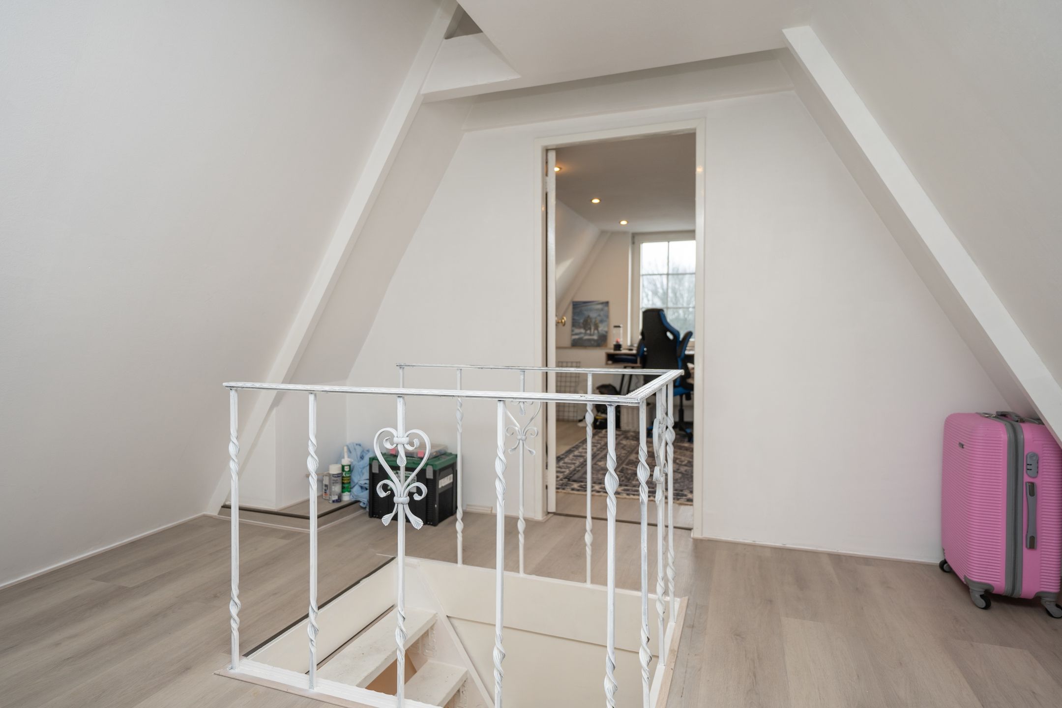 Photo 33 of Burdetstraat 17