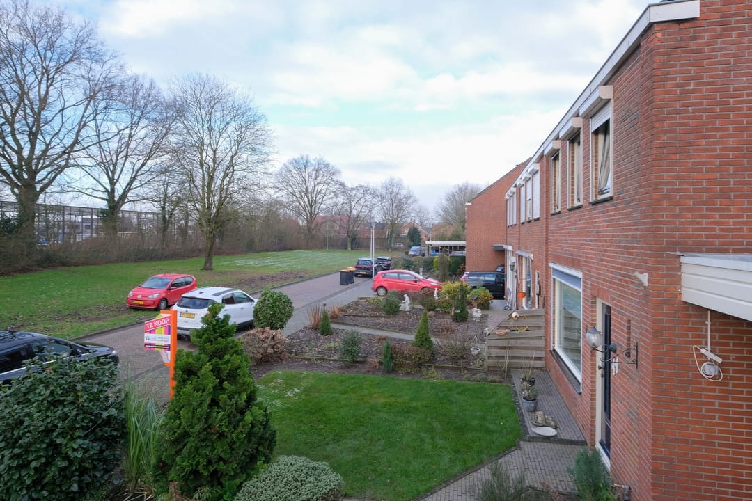 Photo 2 of Dokter J. Veldhuijzen van Zantenstraat 44