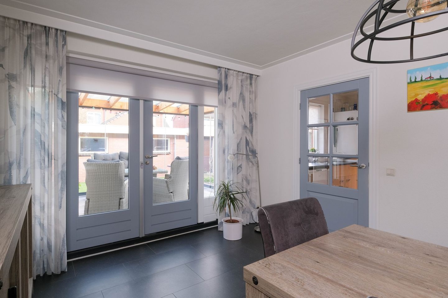 Photo 10 of Dokter J. Veldhuijzen van Zantenstraat 44