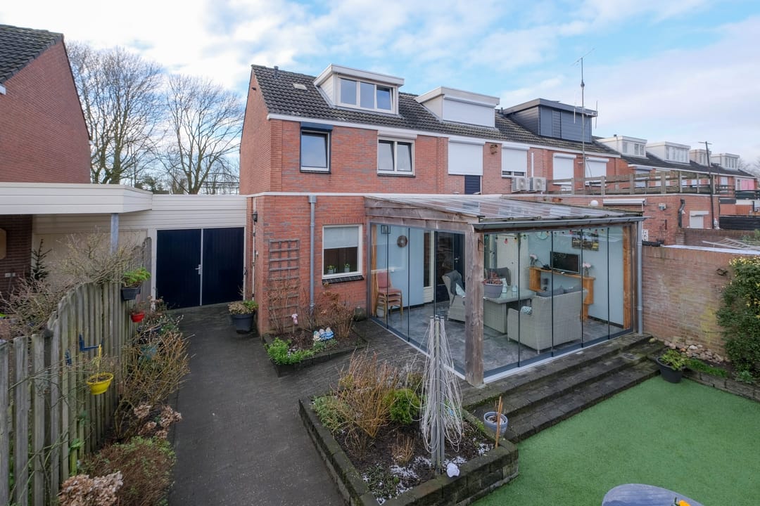 Photo 23 of Dokter J. Veldhuijzen van Zantenstraat 44