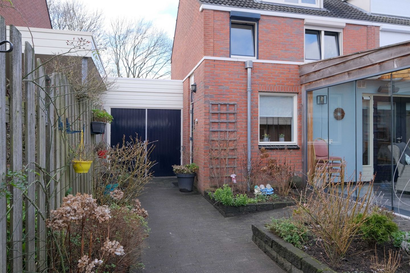 Photo 25 of Dokter J. Veldhuijzen van Zantenstraat 44