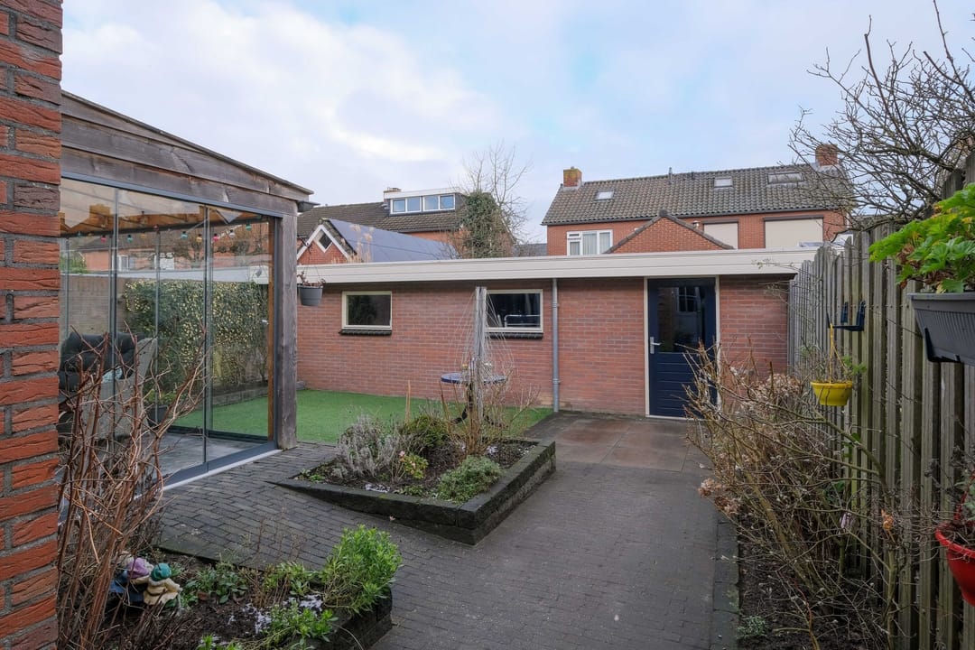 Photo 26 of Dokter J. Veldhuijzen van Zantenstraat 44